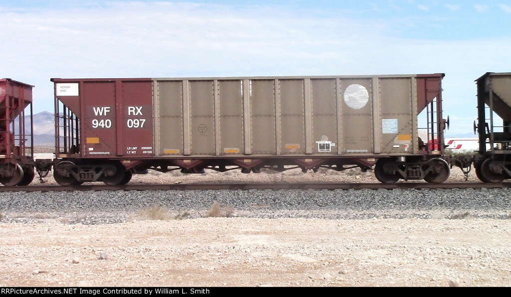 EB Unit Empty Hooper Frt at Erie NV  07-28-2022 -35